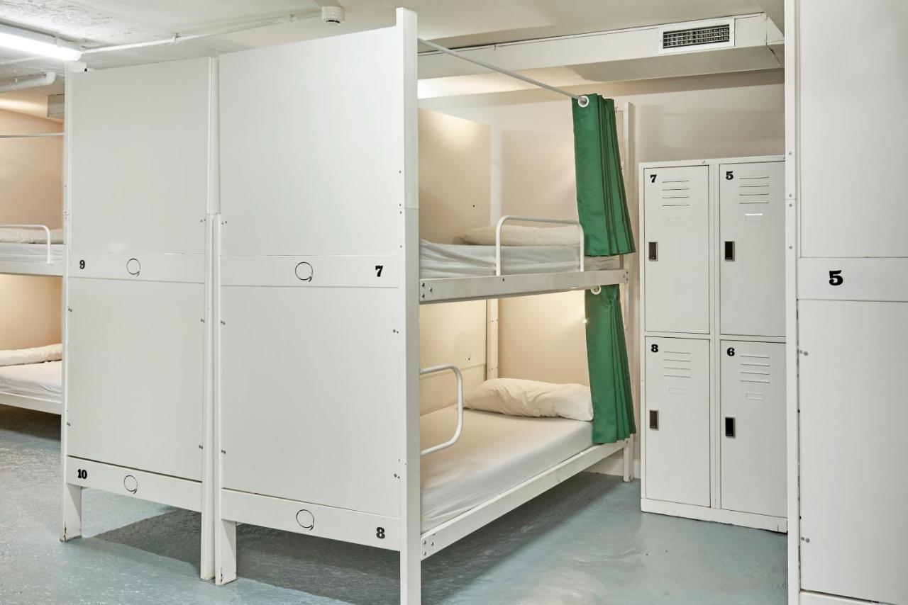 Hola Eixample Hostel