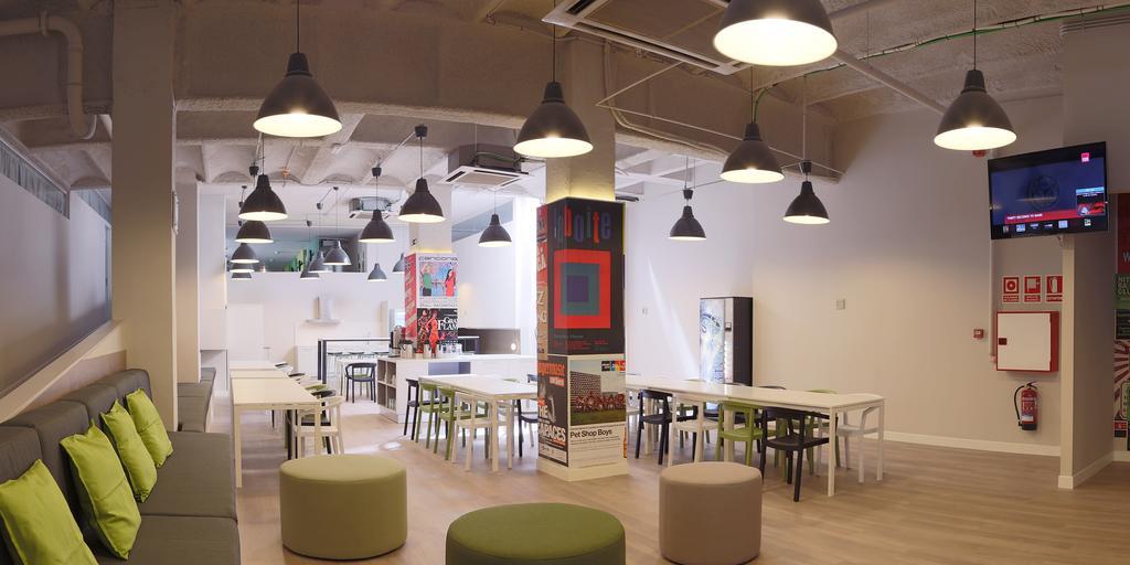 Hostel Hola Eixample Barcelona