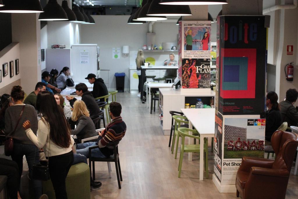 Hostel Hola Eixample *